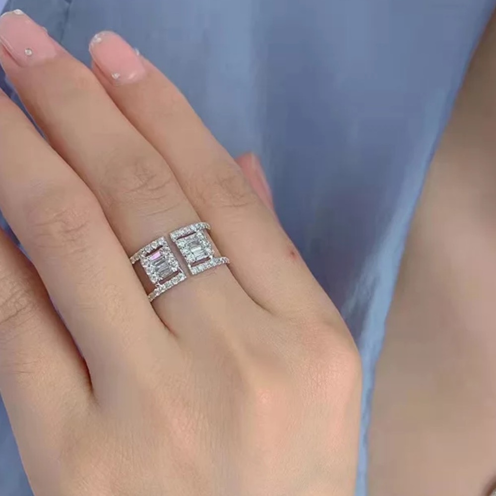 Unique Ring - Picture 3 of 3